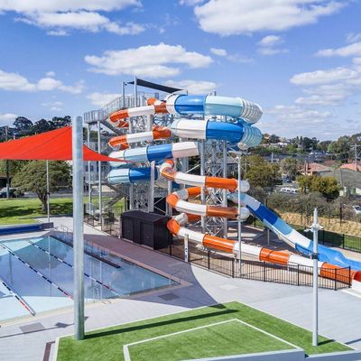 वाटर पार्क राइड बड़ा खेल और स्लाइड्स फाइबरग्लास ट्यूब स्विमिंग पूल बच्चों के लिए सामान