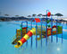 बच्चों की सुरक्षा खेल का मैदान जल स्लाइड एंटी यूवी आउटडोर पूल स्लाइड बाल्टी के साथ