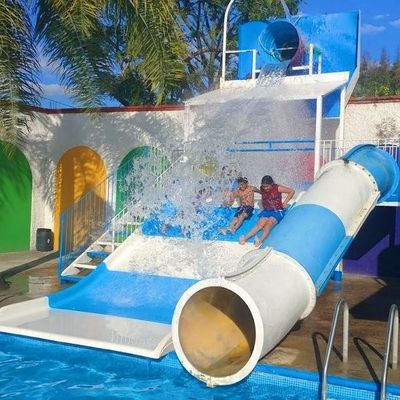 जल मनोरंजन स्प्रे पार्क सुविधाएं बच्चे स्विमिंग पूल फाइबरग्लास वाटर स्लाइड