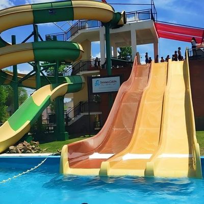 अच्छी कीमत OEM Outdoor Water Play Park Equipment Playground Fiberglass Water Slide ऑनलाइन