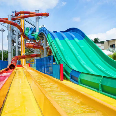 अच्छी कीमत Customized Size Outdoor Water Park Slide with 6-8mm Thickness Fiberglass and Over 10 Years Service Life ऑनलाइन